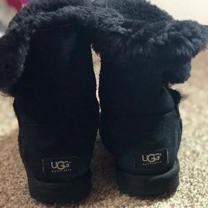 Black Bailey Button UGGS